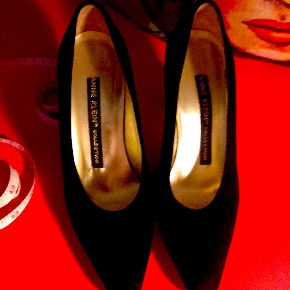 Anne Klein Collection Black Suede Pump